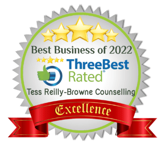 A badge with a red ribbon that says "Excellence" and five stars.